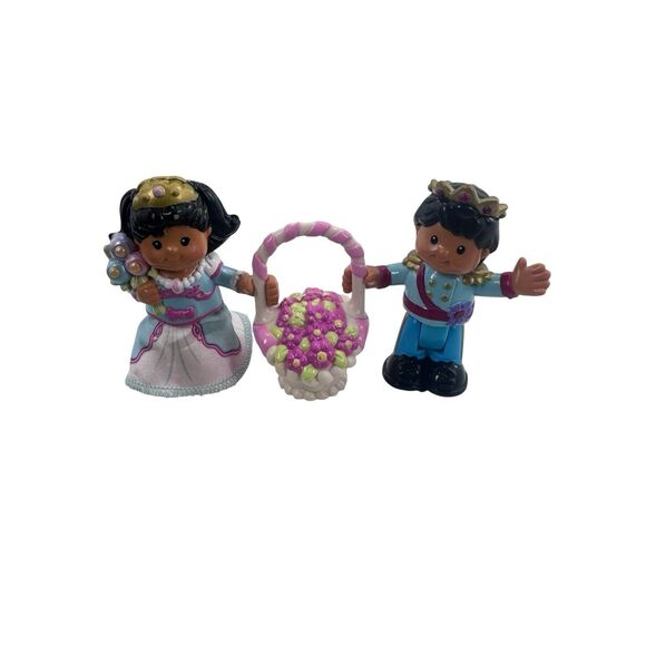 Fisher Price Little People Royal Kingdom Prince Roberto & Princess Mia W/ Basket - Picture 1 of 13